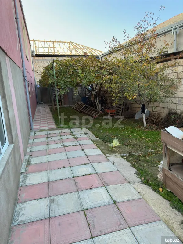 Satılır 6 otaqlı həyət evi