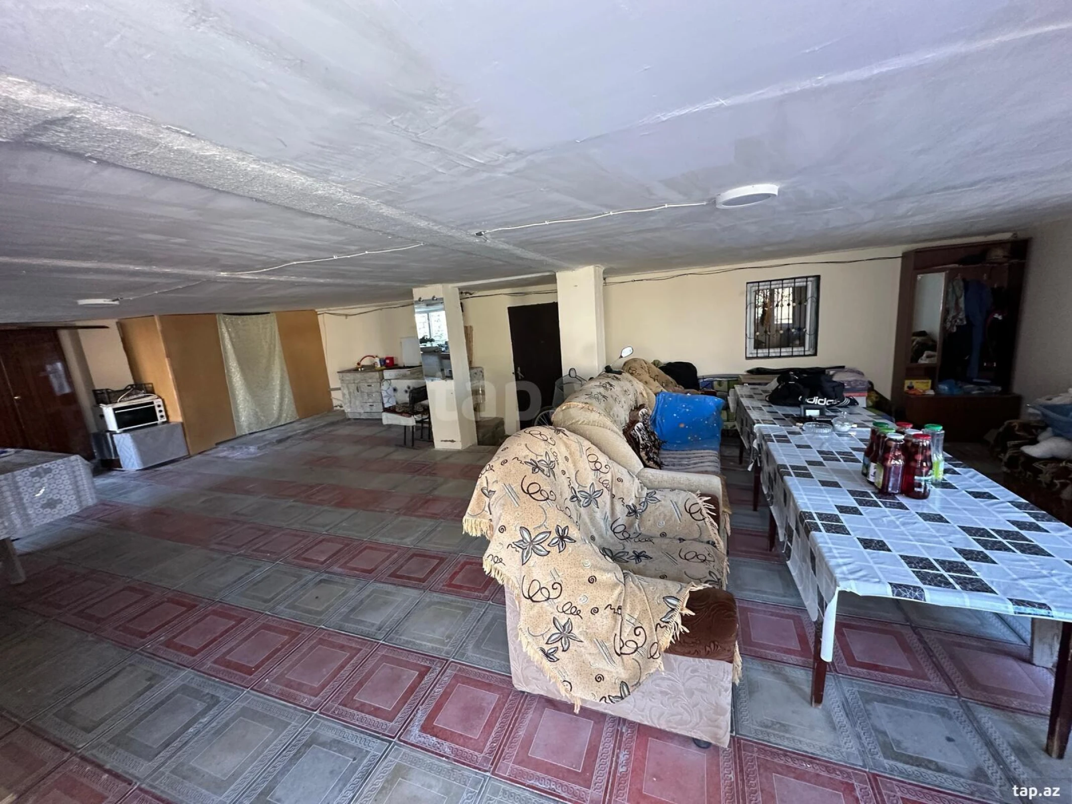 Satılır 6 otaqlı həyət evi