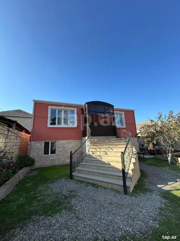 Satılır 6 otaqlı həyət evi
