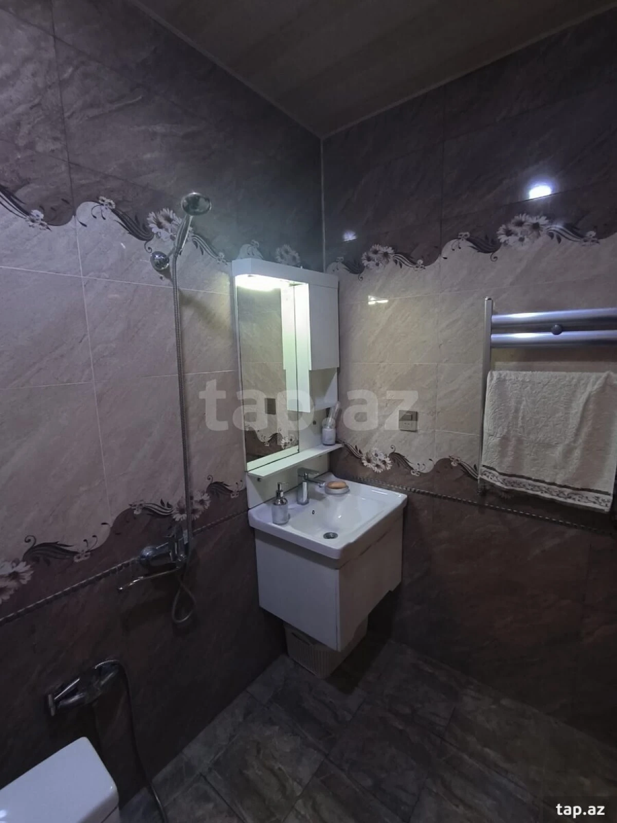 Satılır 2 otaqlı yeni tikili 64 m²