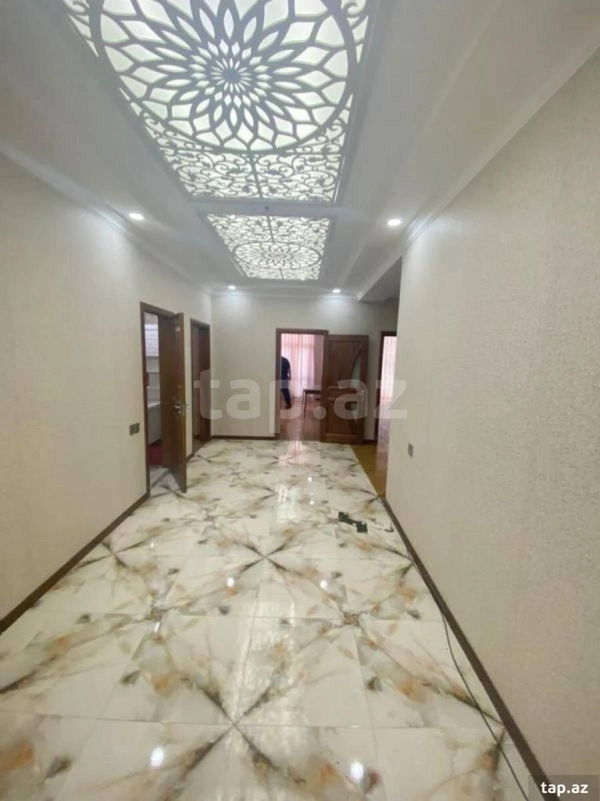 Satılır 4 otaqlı yeni tikili 147 m²