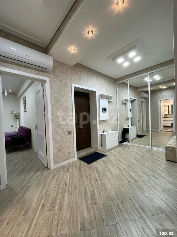 Kirayə verilir 2 otaqlı yeni tikili 95 m²