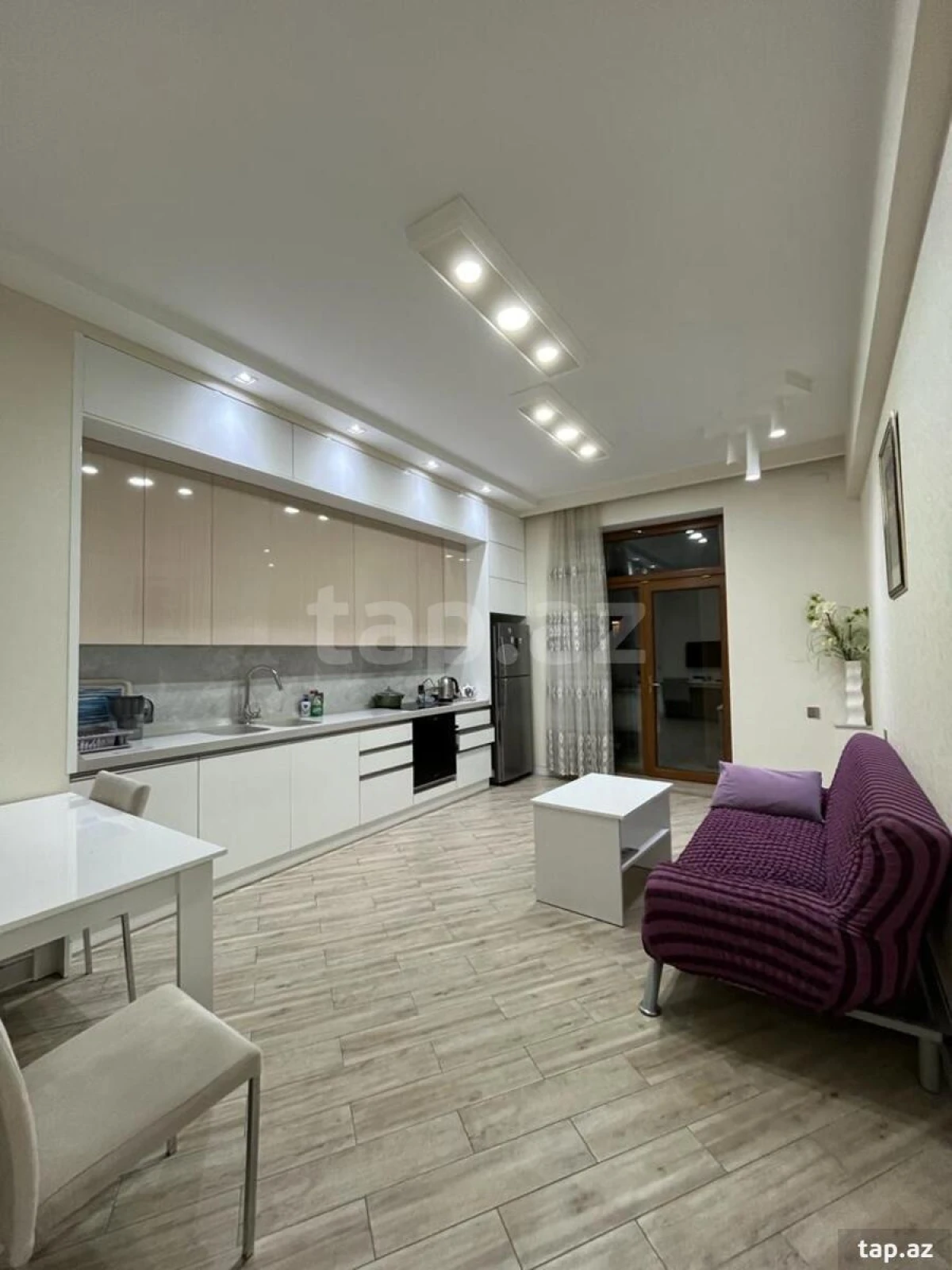 Kirayə verilir 2 otaqlı yeni tikili 95 m²
