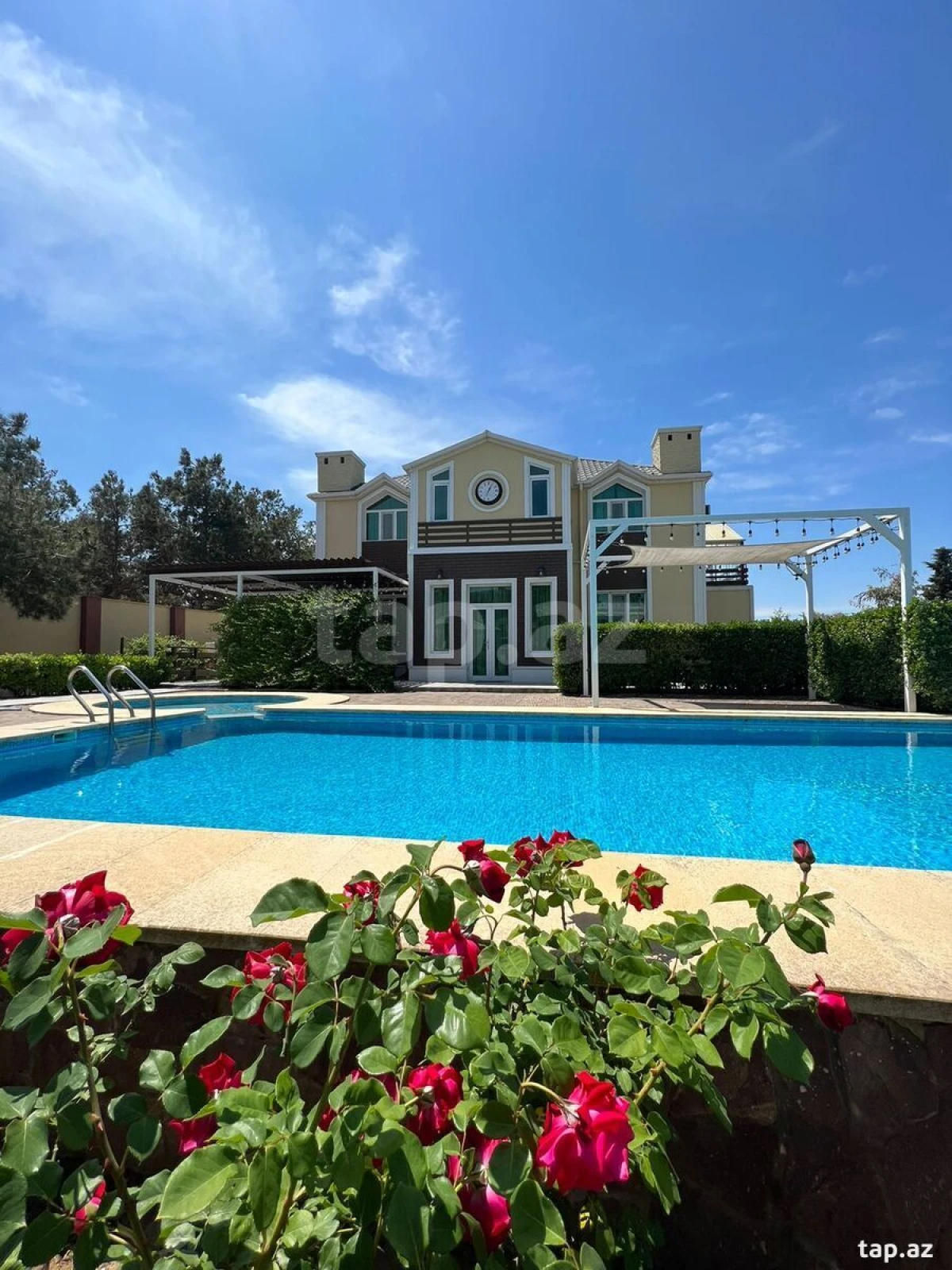 Kirayə verilir 5 otaqlı həyət evi 250 m²