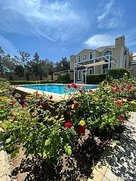 Kirayə verilir 5 otaqlı həyət evi 250 m²