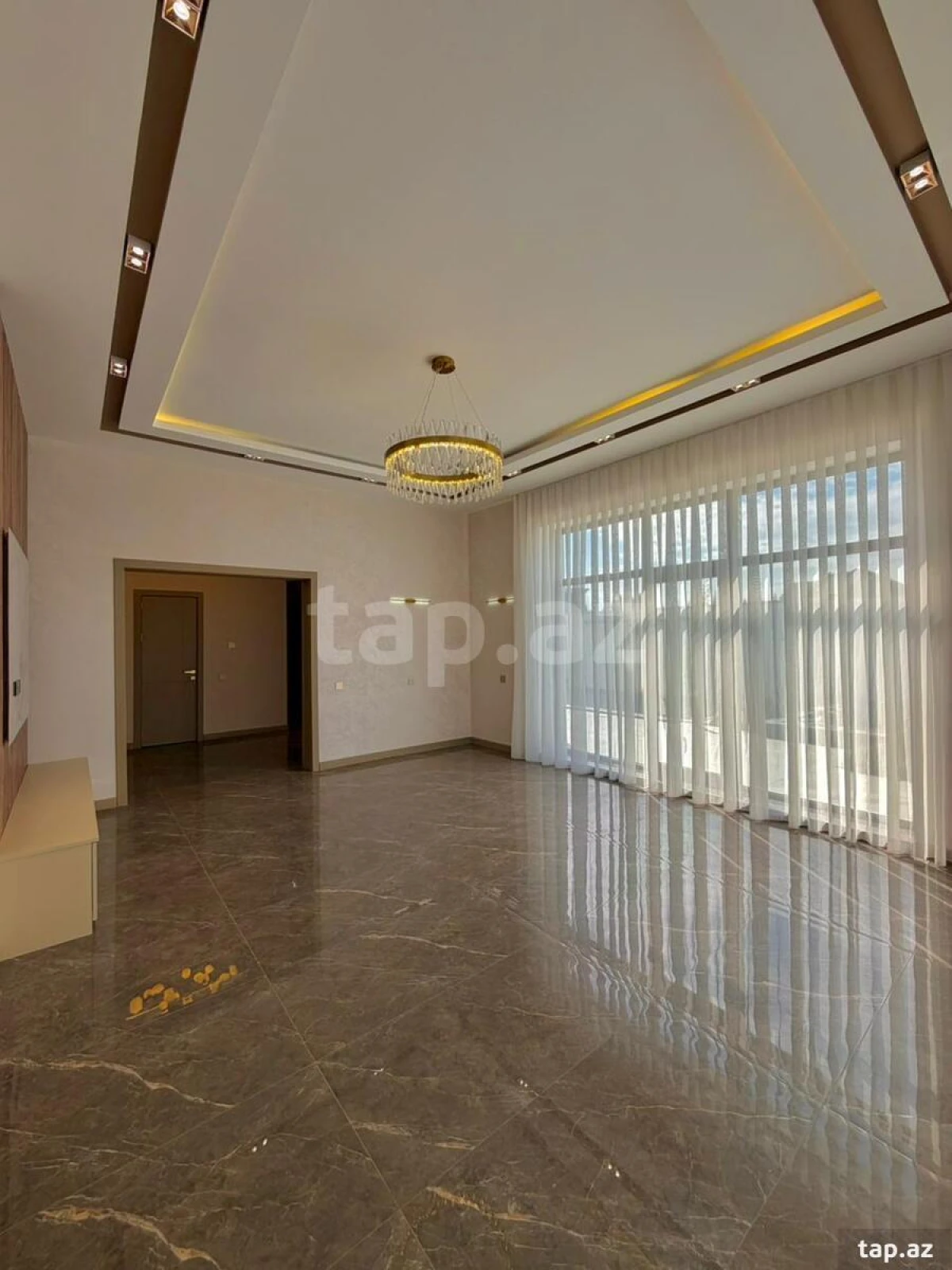 Satılır 5 otaqlı həyət evi