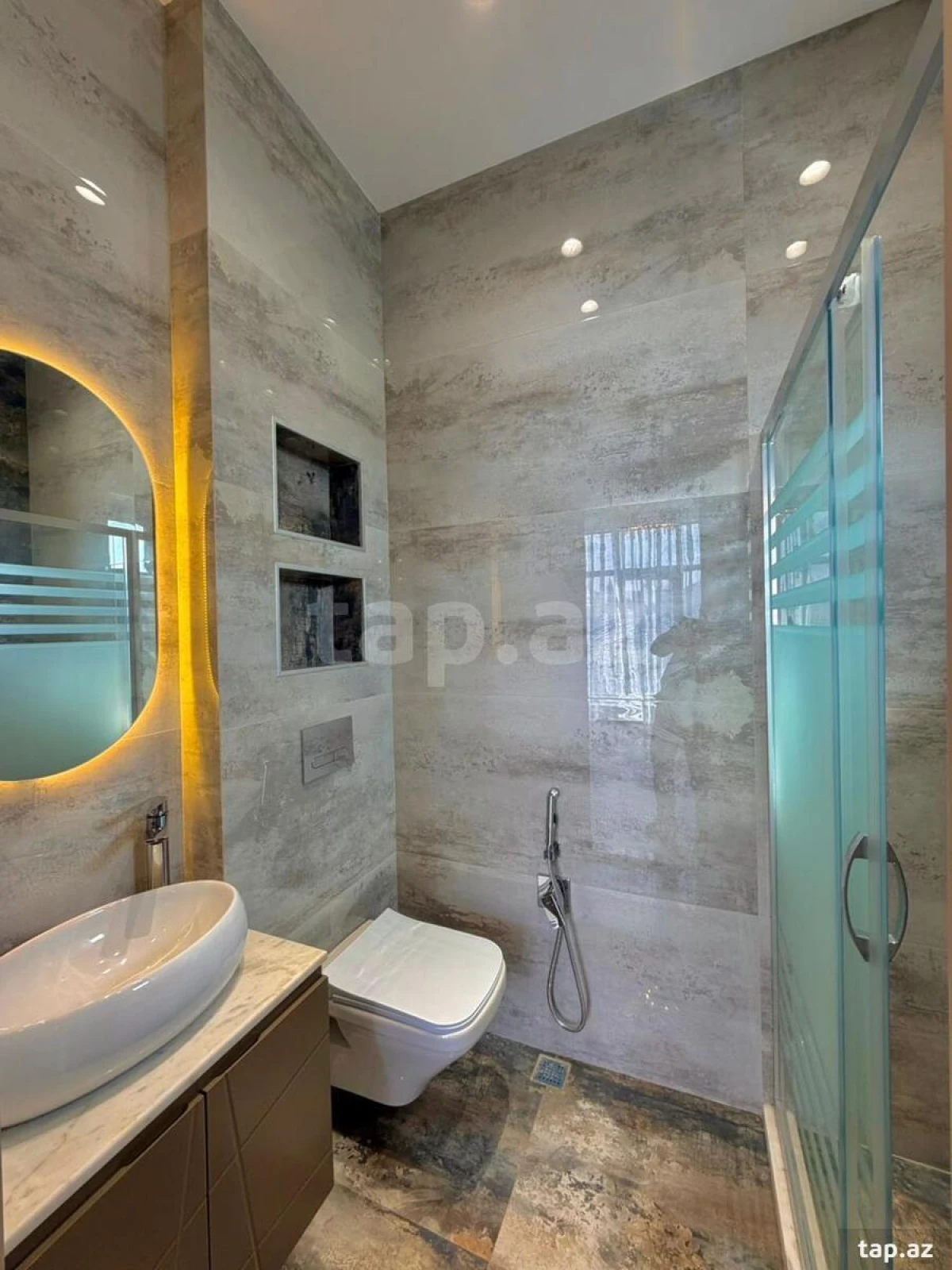 Satılır 5 otaqlı həyət evi