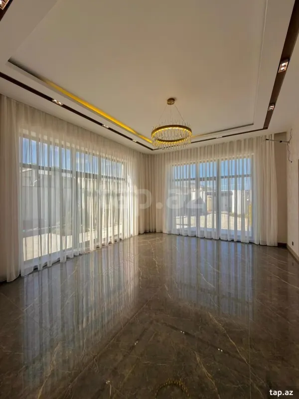 Satılır 5 otaqlı həyət evi