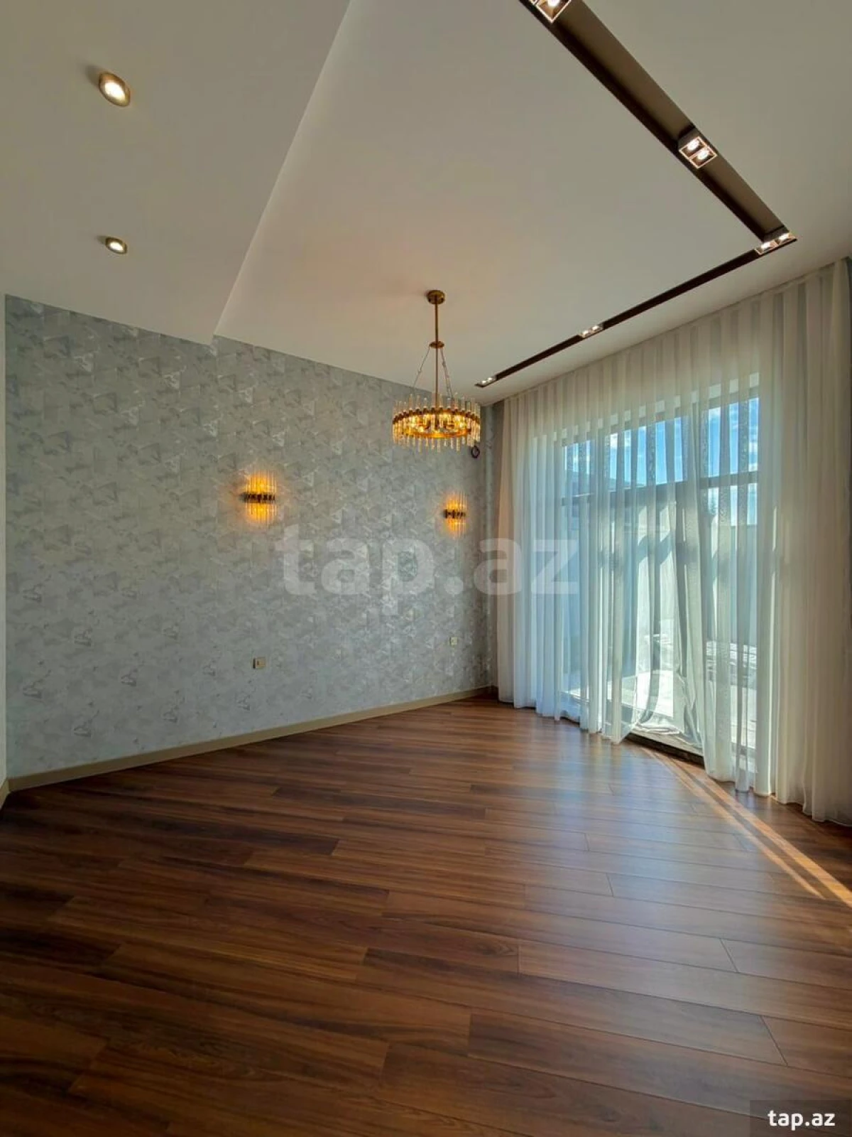 Satılır 5 otaqlı həyət evi