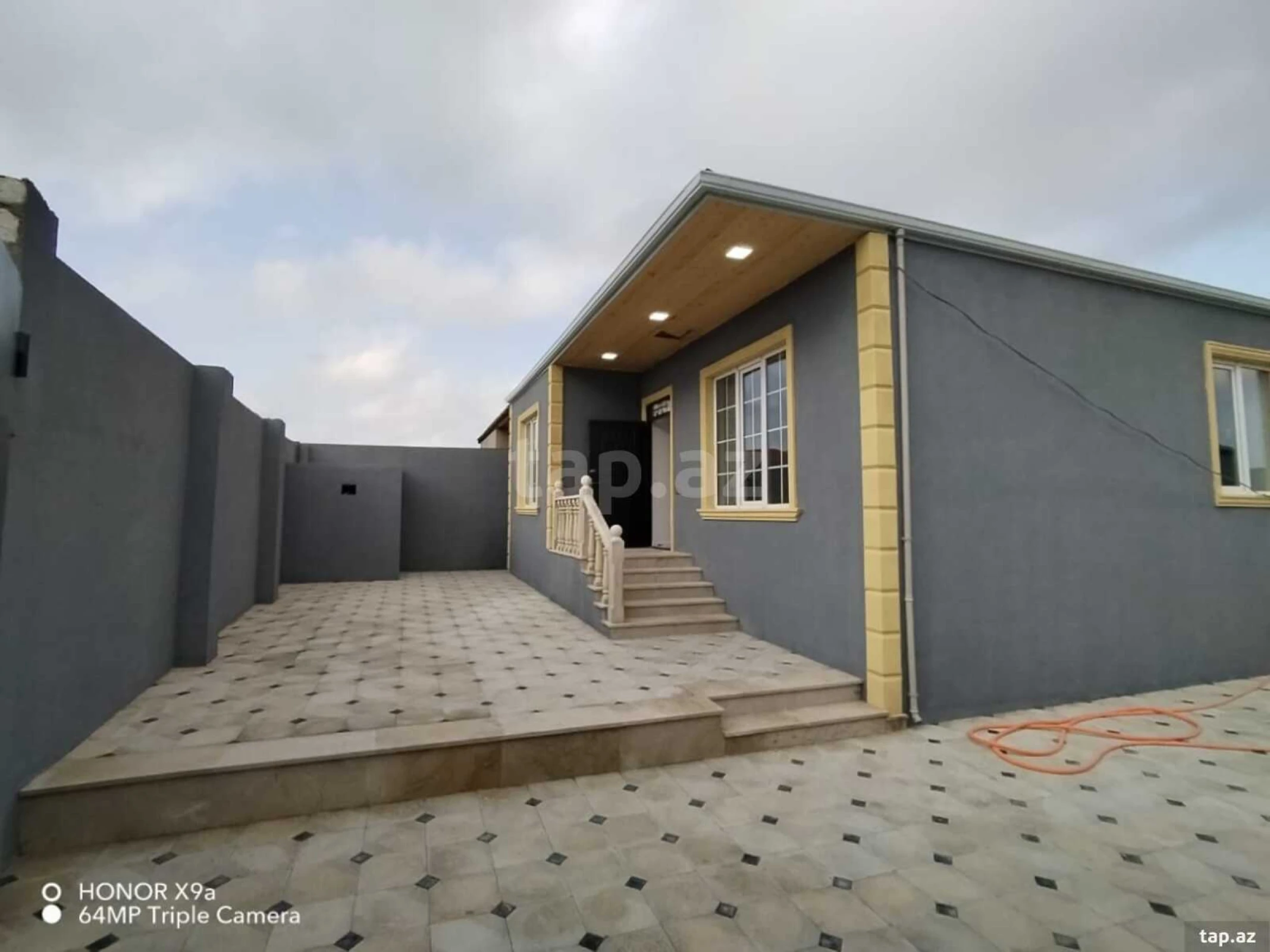 Satılır 4 otaqlı həyət evi 120 m²