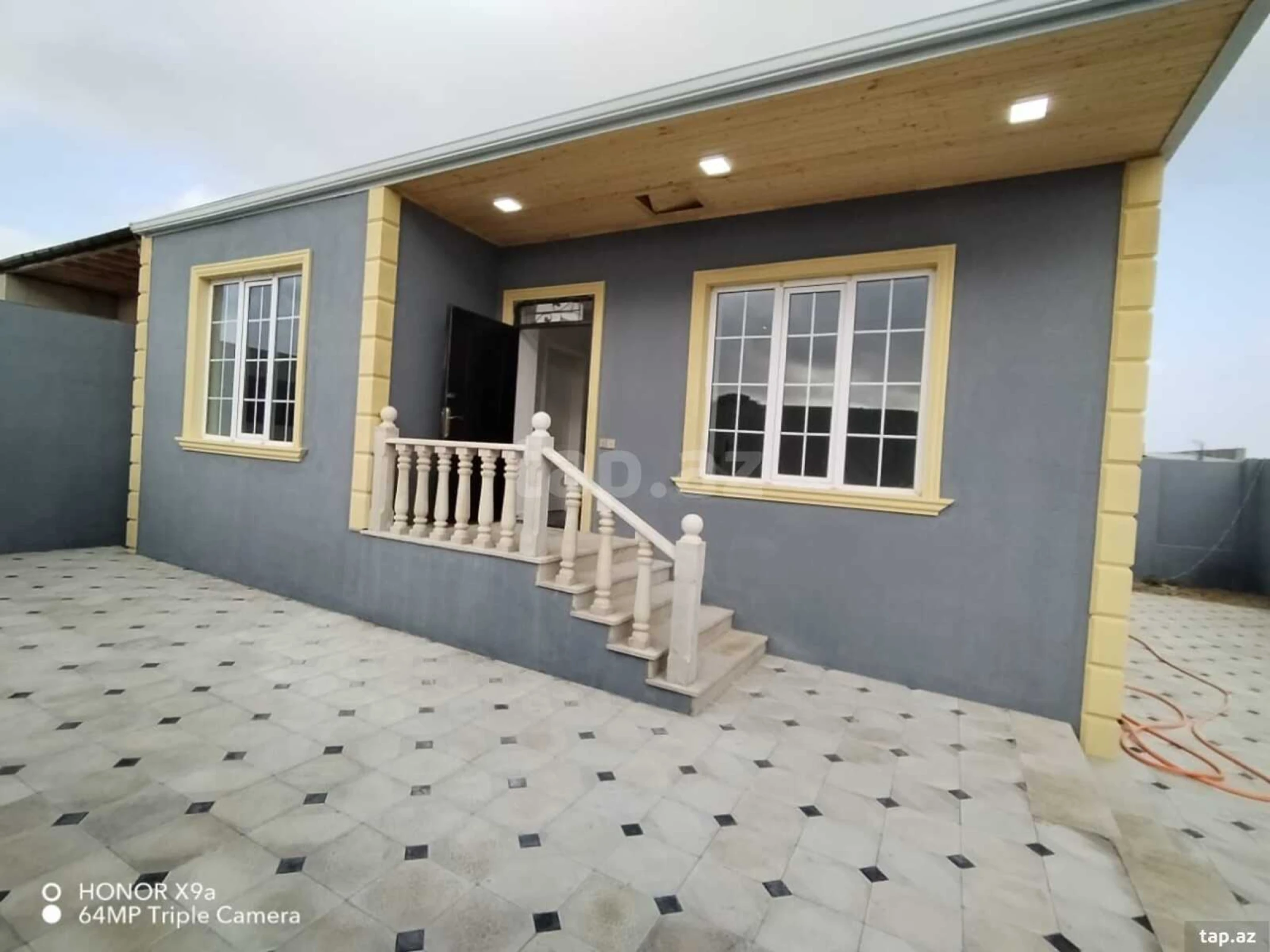 Satılır 4 otaqlı həyət evi 120 m²