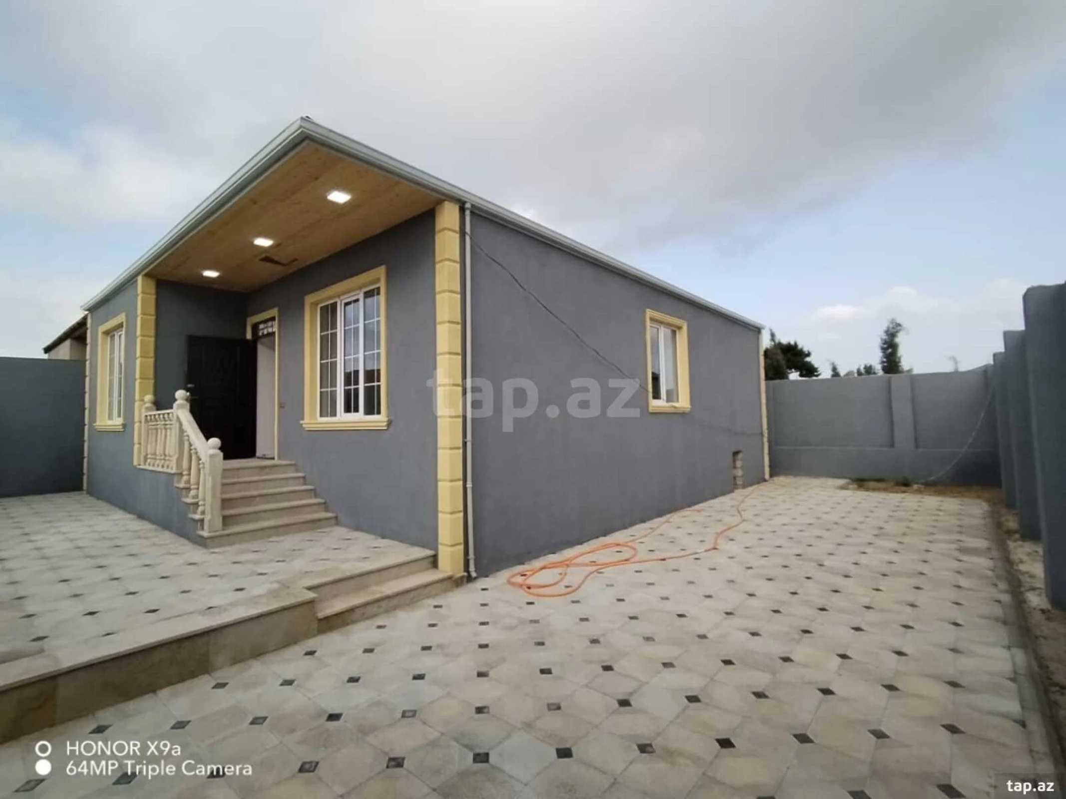 Satılır 4 otaqlı həyət evi 120 m²