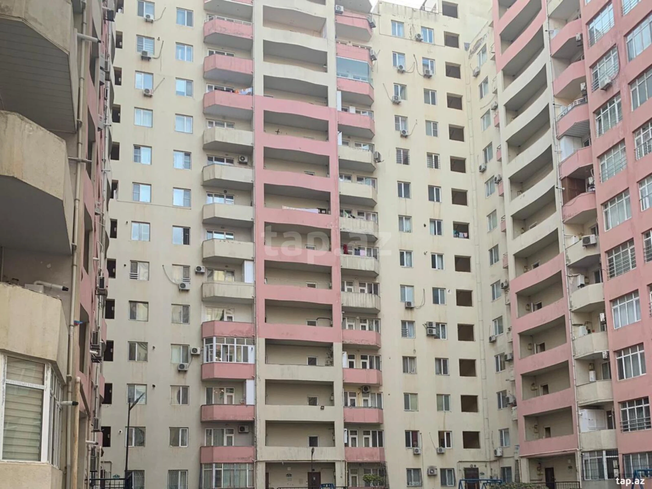 Kirayə verilir 2 otaqlı yeni tikili 87 m²