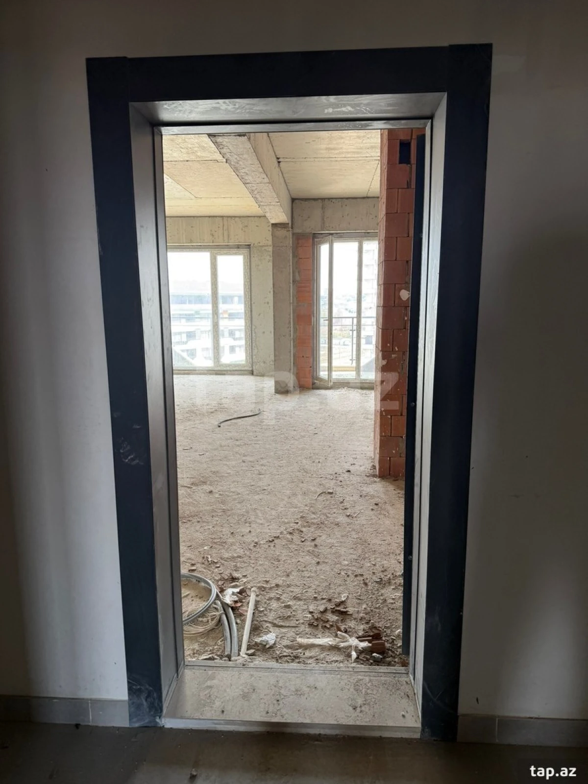 Satılır 3 otaqlı yeni tikili 80 m²