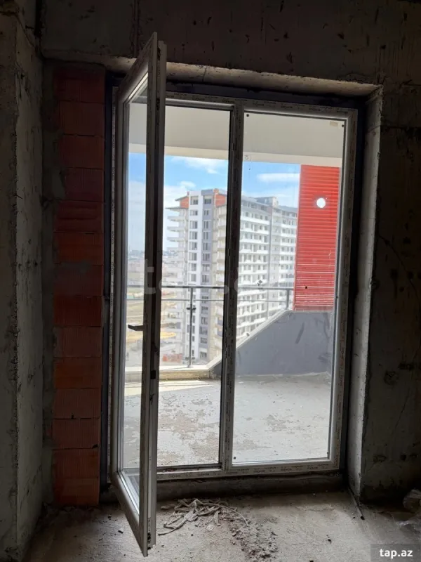 Satılır 3 otaqlı yeni tikili 80 m²