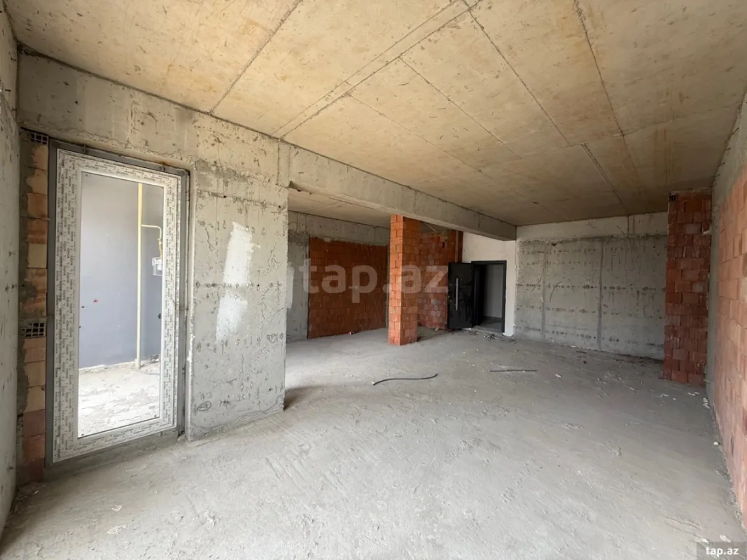 Satılır 3 otaqlı yeni tikili 80 m²