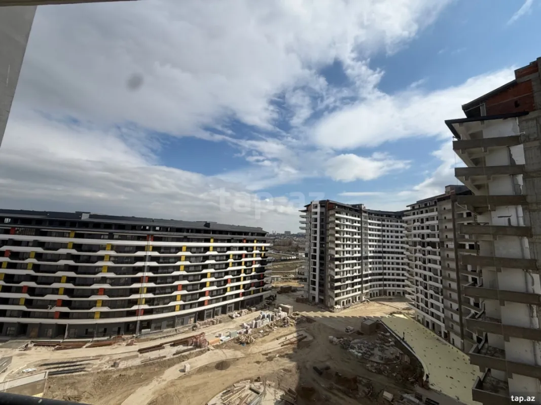 Satılır 3 otaqlı yeni tikili 80 m²