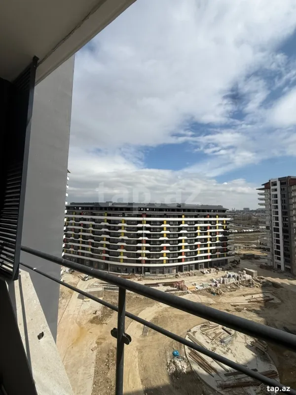 Satılır 3 otaqlı yeni tikili 80 m²