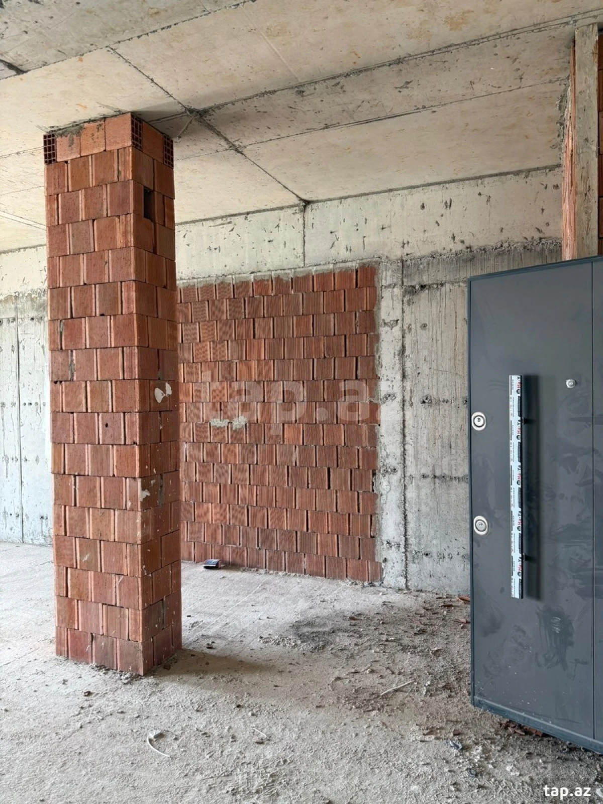 Satılır 3 otaqlı yeni tikili 80 m²