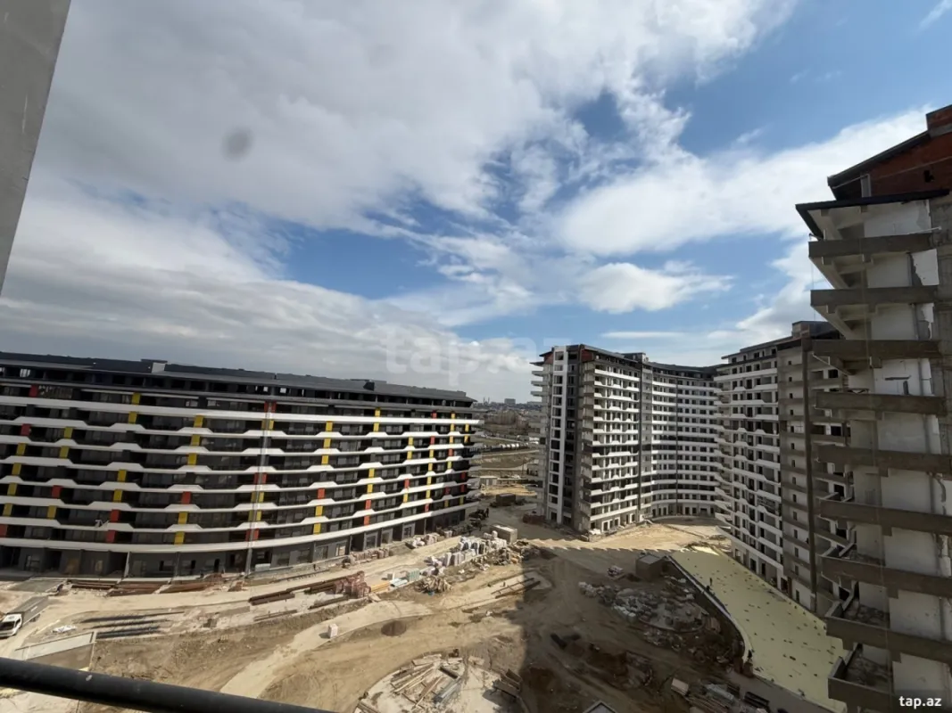Satılır 3 otaqlı yeni tikili 80 m²