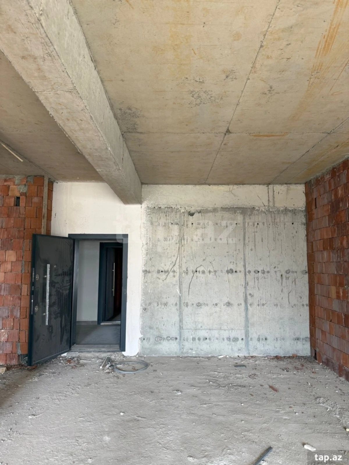 Satılır 3 otaqlı yeni tikili 80 m²