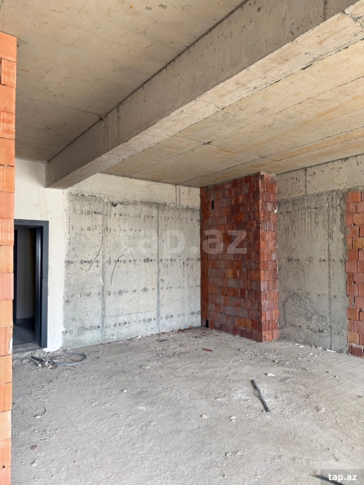 Satılır 3 otaqlı yeni tikili 80 m²