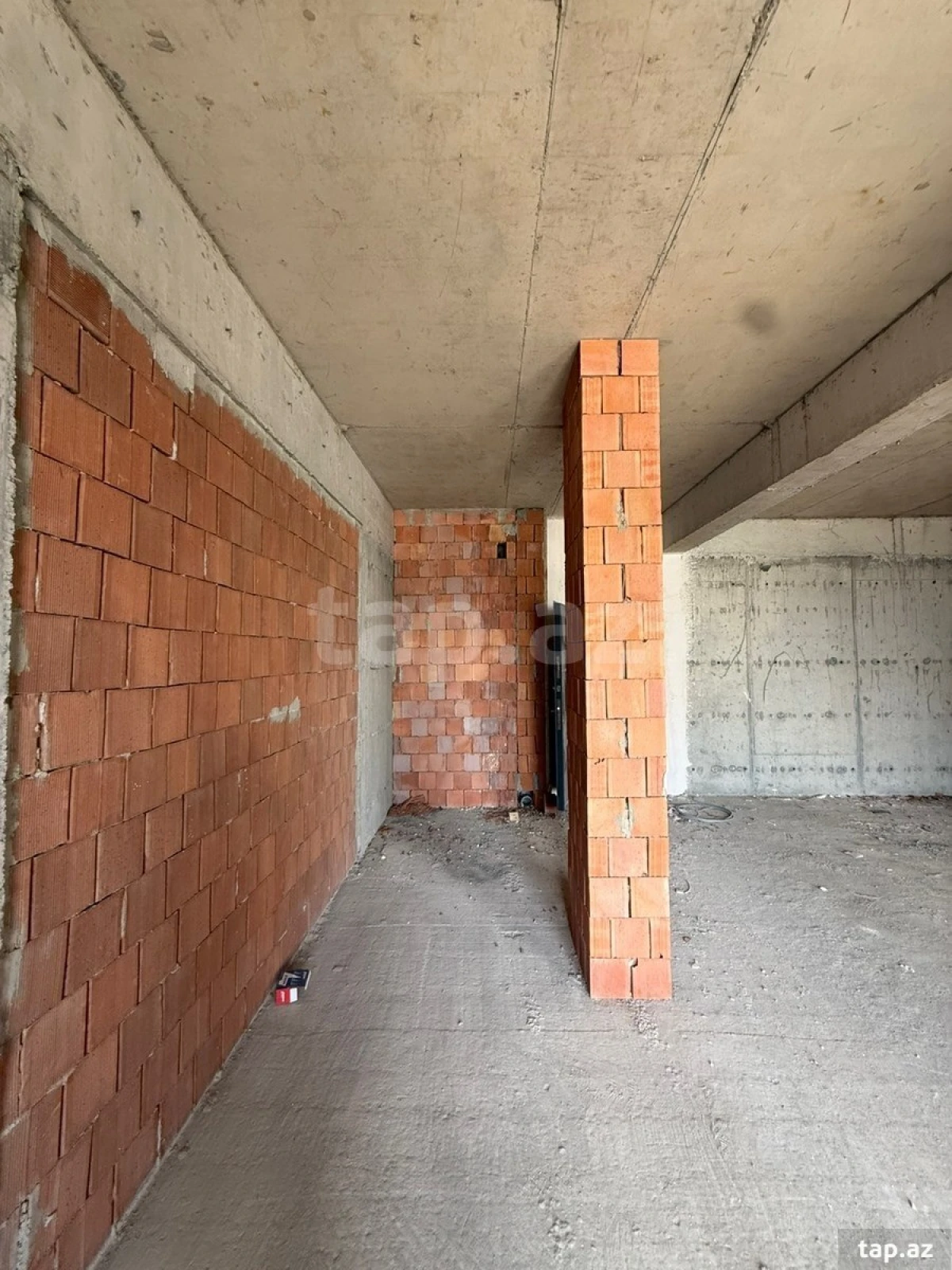 Satılır 3 otaqlı yeni tikili 80 m²