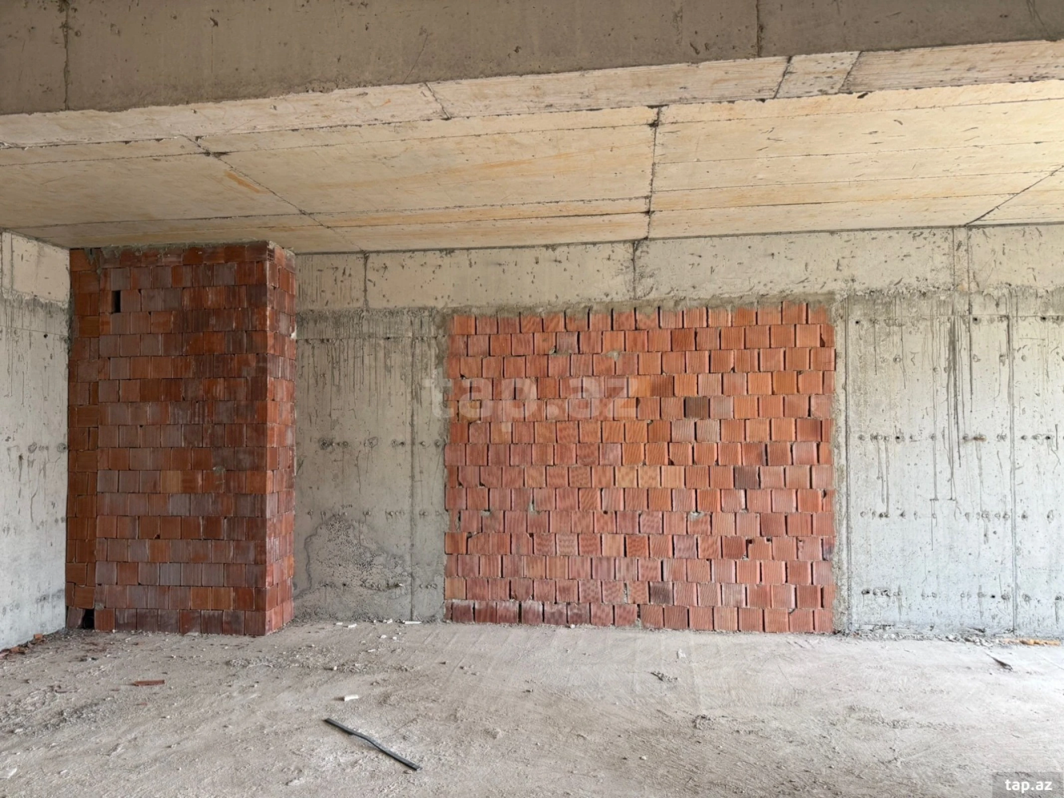 Satılır 3 otaqlı yeni tikili 80 m²