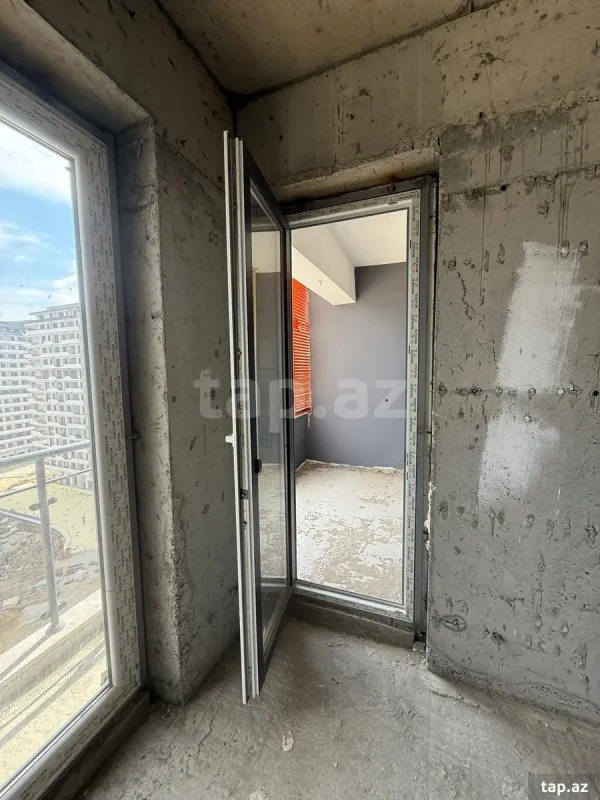 Satılır 3 otaqlı yeni tikili 80 m²