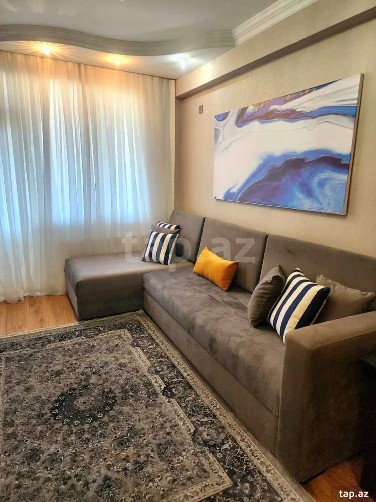 Kirayə verilir 3 otaqlı yeni tikili 90 m²