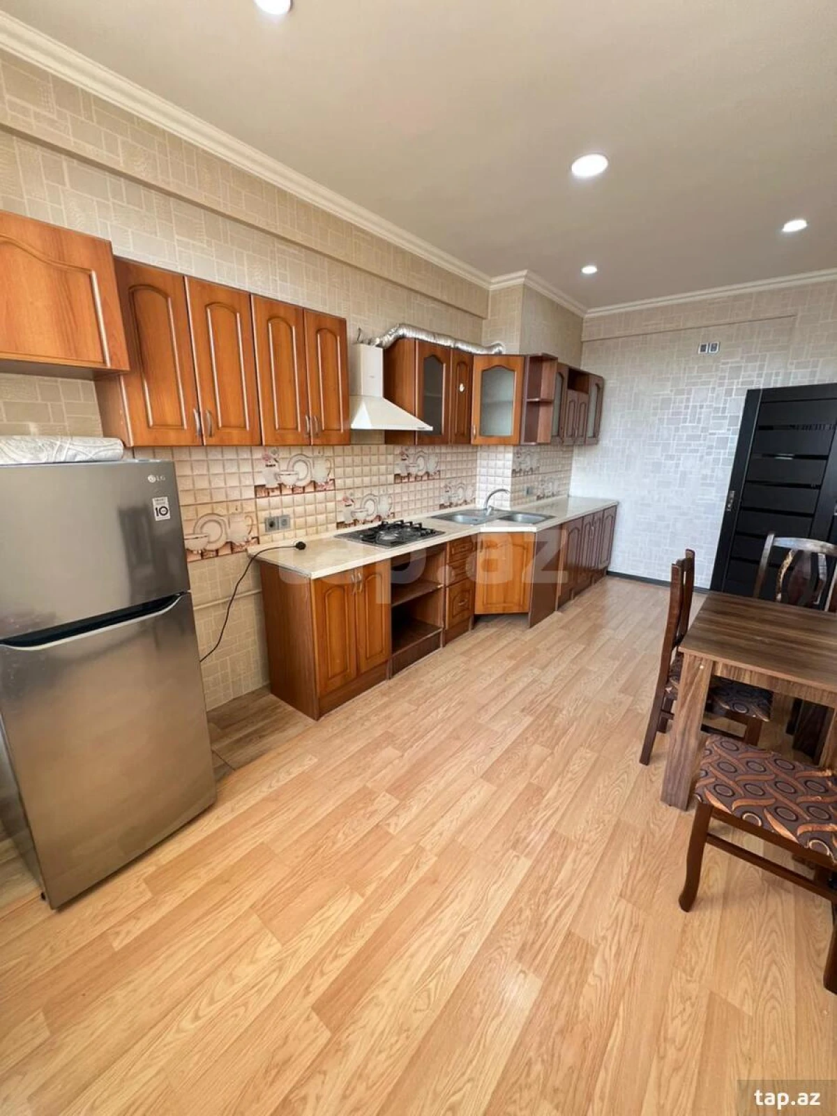 Kirayə verilir 2 otaqlı yeni tikili 88 m²