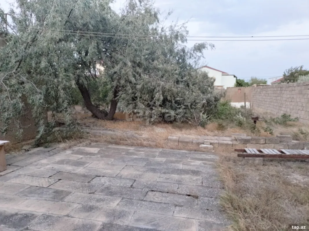 Satılır 4 otaqlı həyət evi