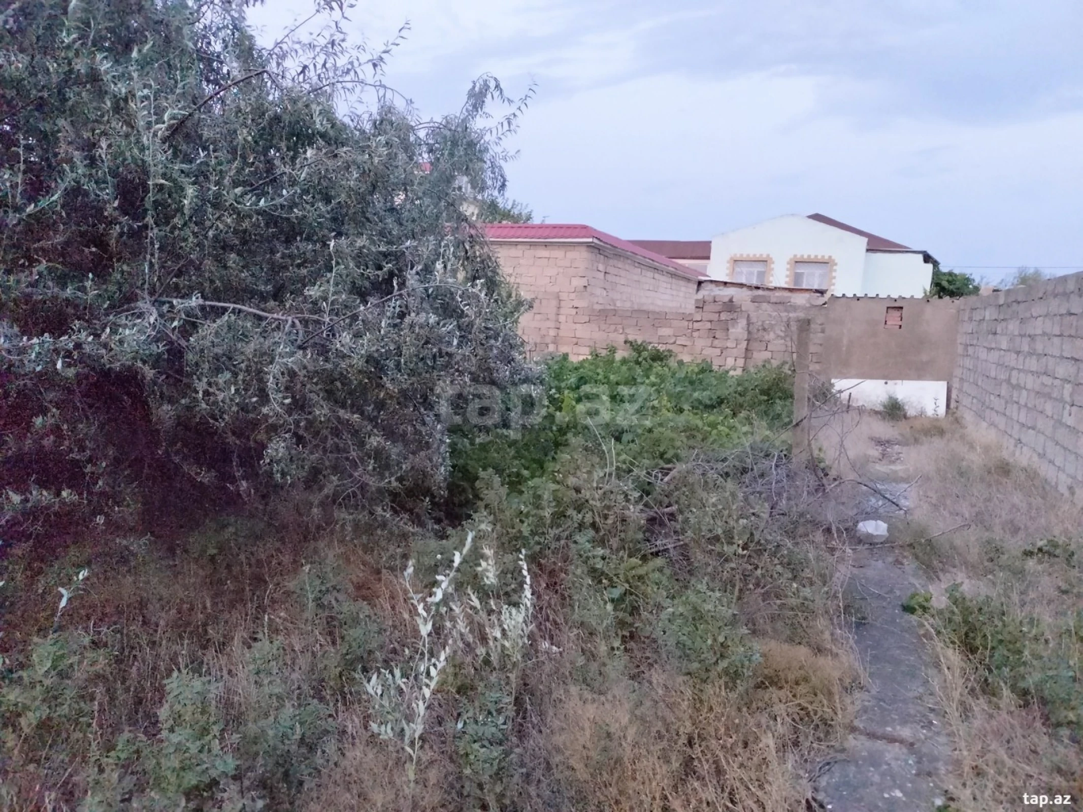 Satılır 4 otaqlı həyət evi