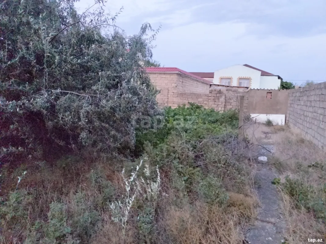 Satılır 4 otaqlı həyət evi