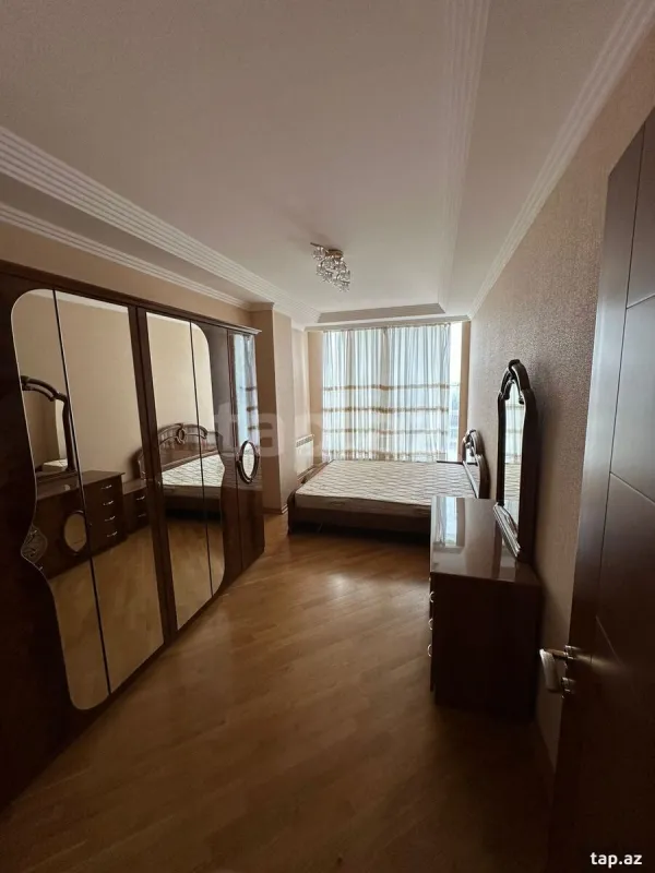 Kirayə verilir 2 otaqlı yeni tikili 80 m²