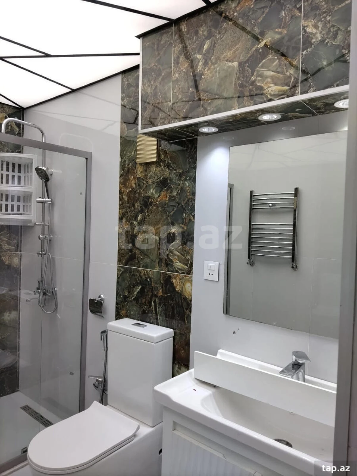 Kirayə verilir 2 otaqlı mənzil 70 m²