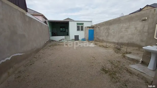 Kirayə verilir 3 otaqlı həyət evi
