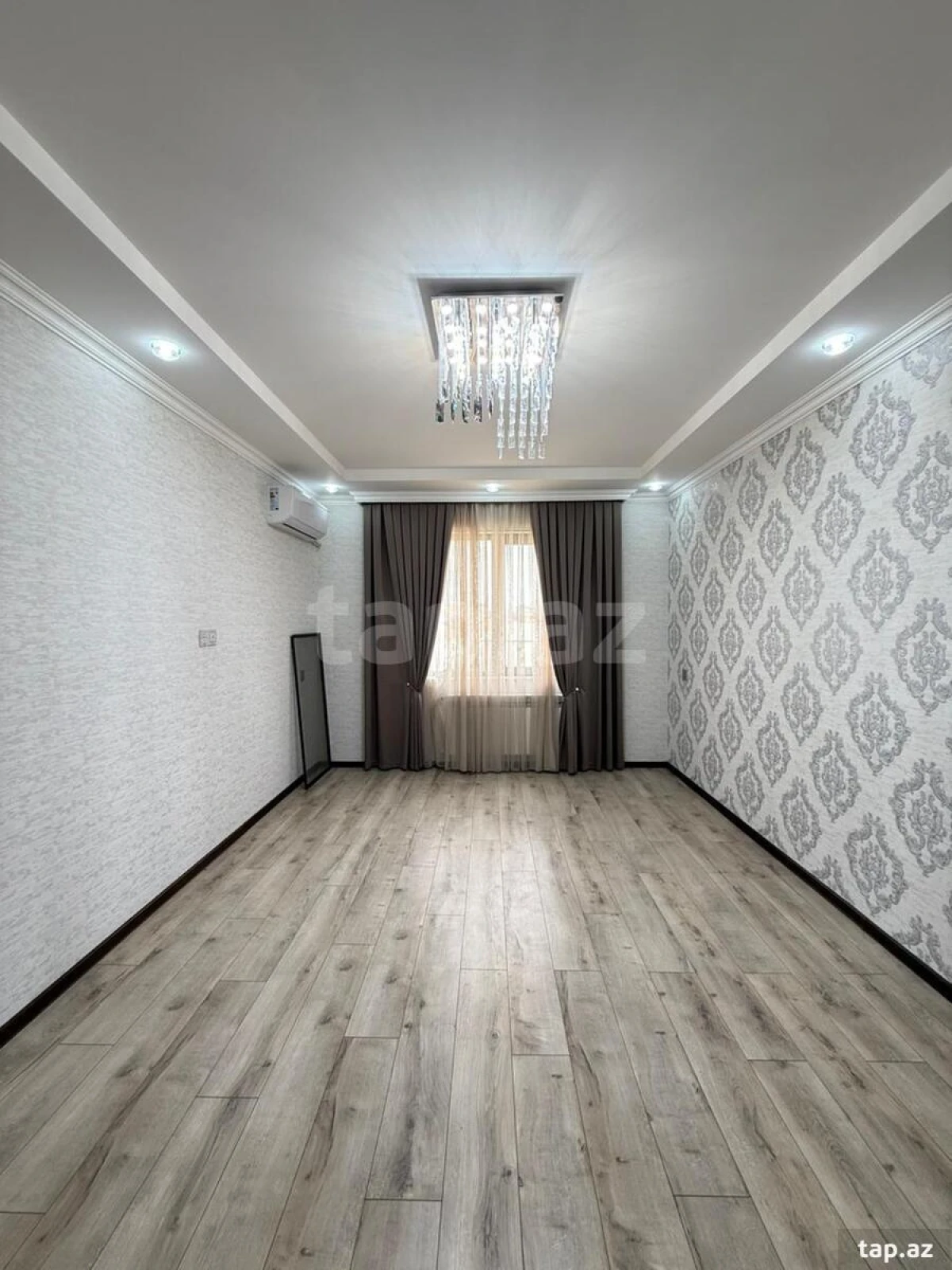 Satılır 5 otaqlı mənzil 120 m²
