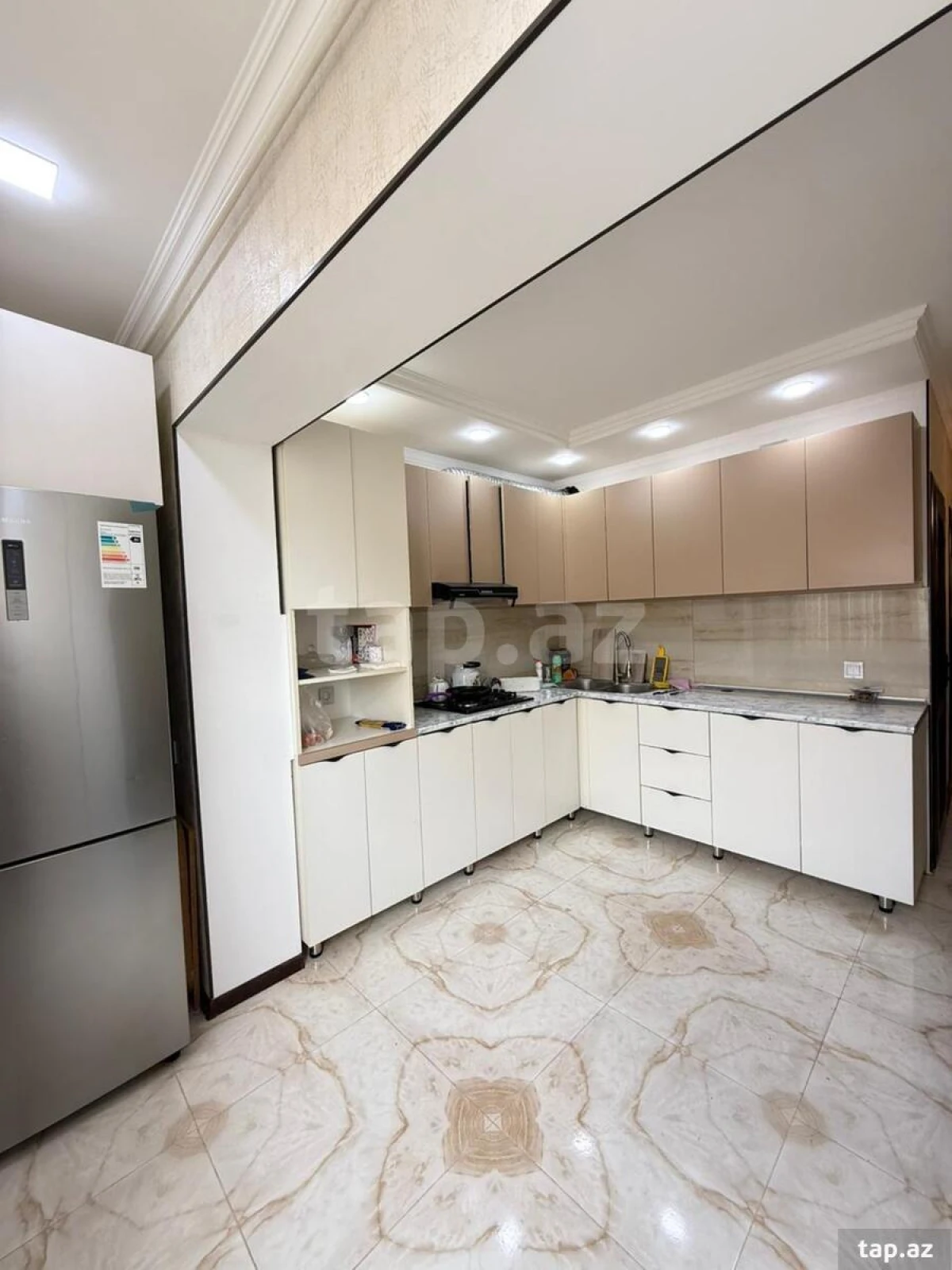 Satılır 5 otaqlı mənzil 120 m²