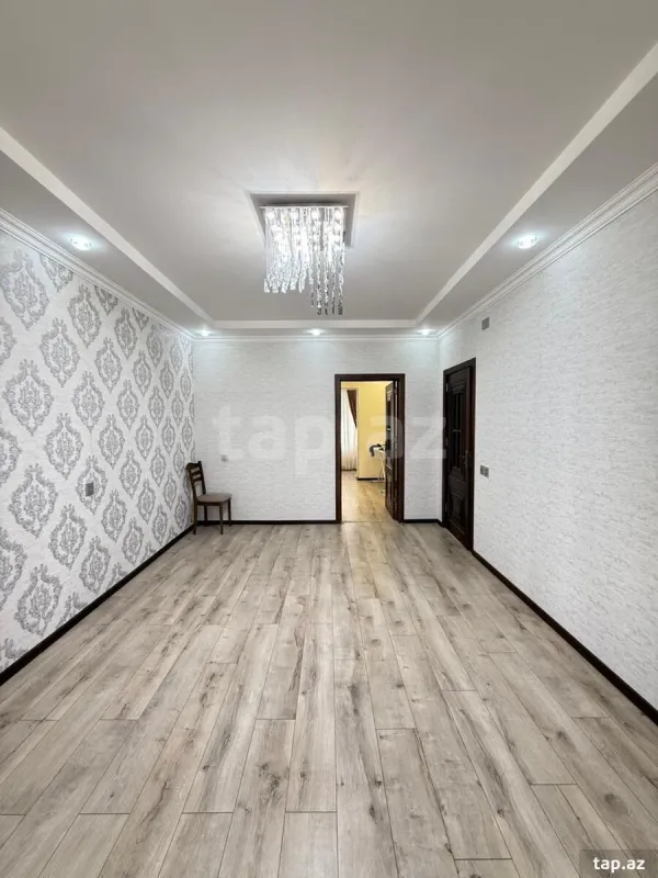 Satılır 5 otaqlı mənzil 120 m²
