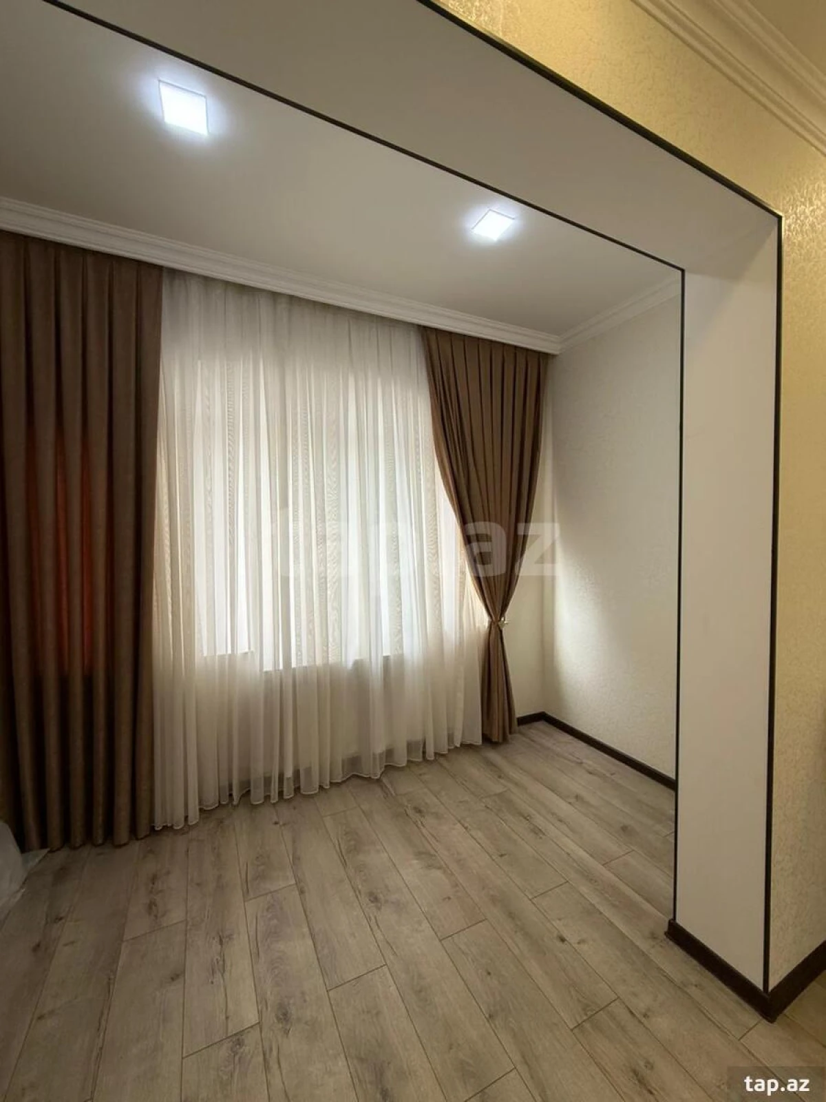Satılır 5 otaqlı mənzil 120 m²