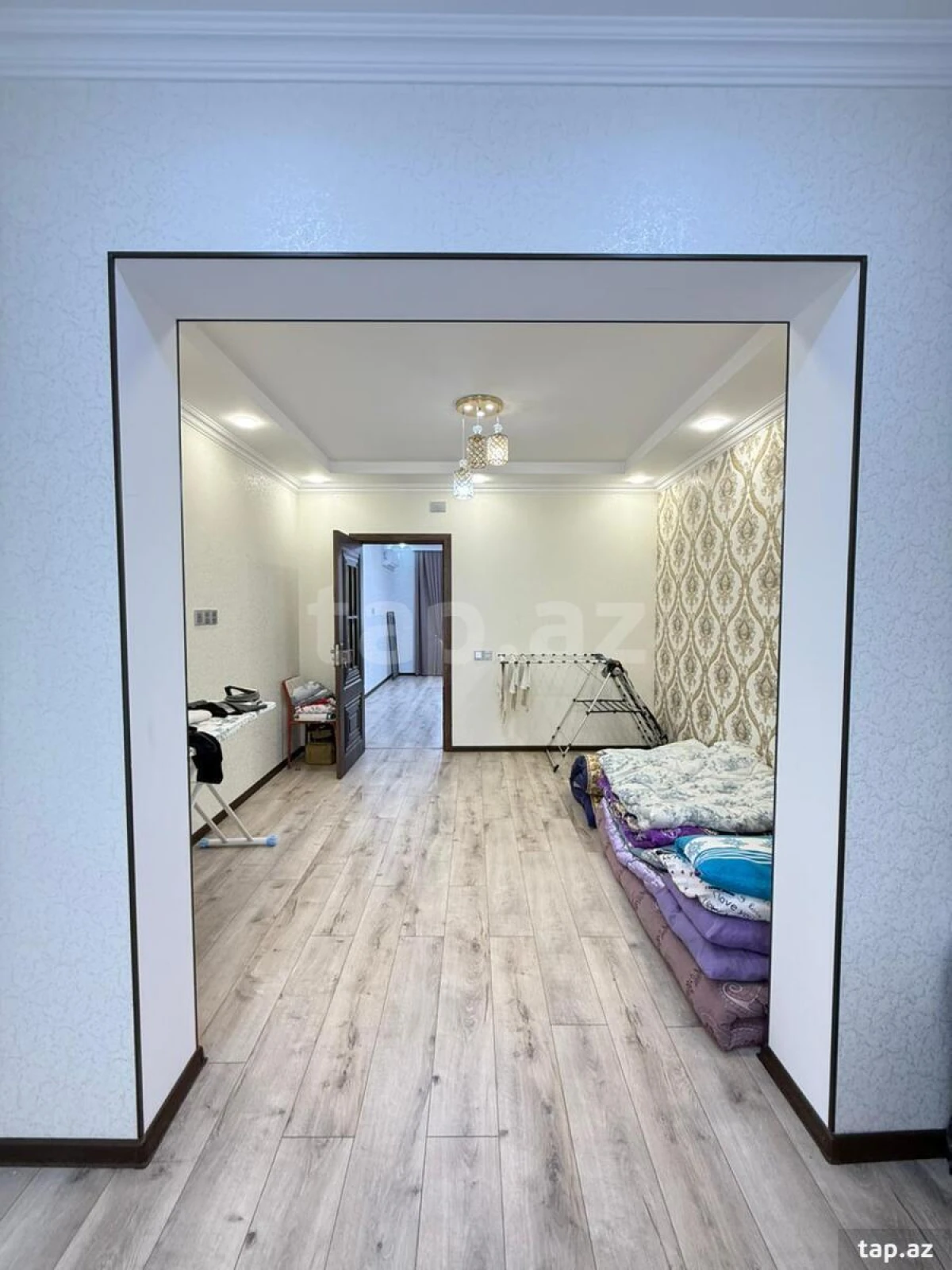 Satılır 5 otaqlı mənzil 120 m²