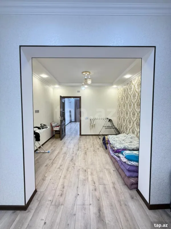 Satılır 5 otaqlı mənzil 120 m²