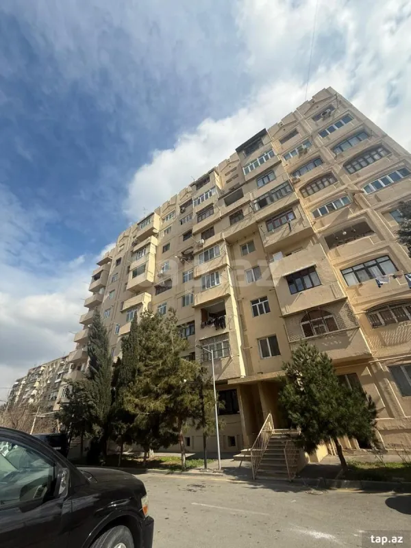 Satılır 5 otaqlı mənzil 120 m²