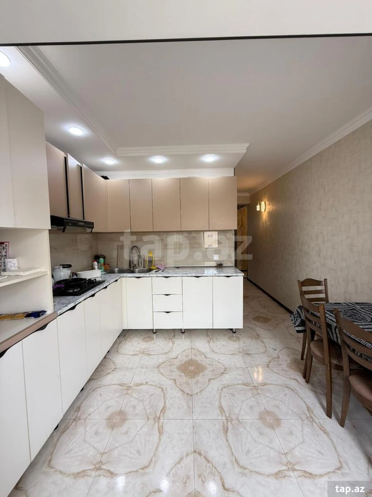Satılır 5 otaqlı mənzil 120 m²