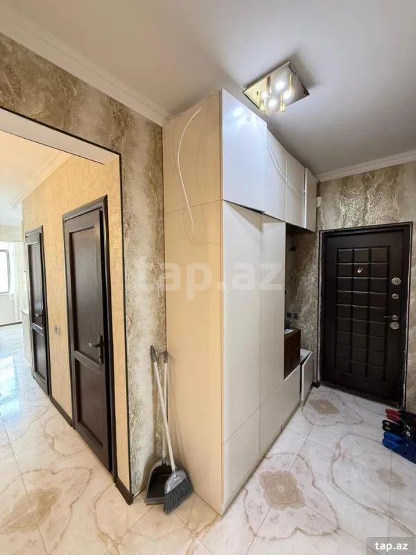 Satılır 5 otaqlı mənzil 120 m²