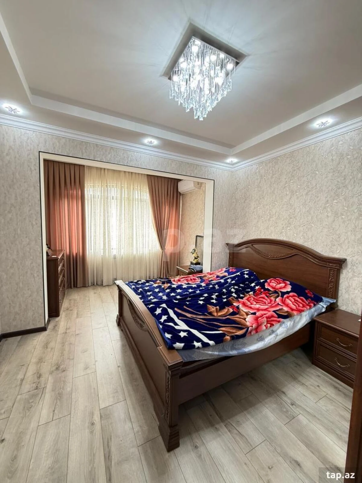 Satılır 5 otaqlı mənzil 120 m²