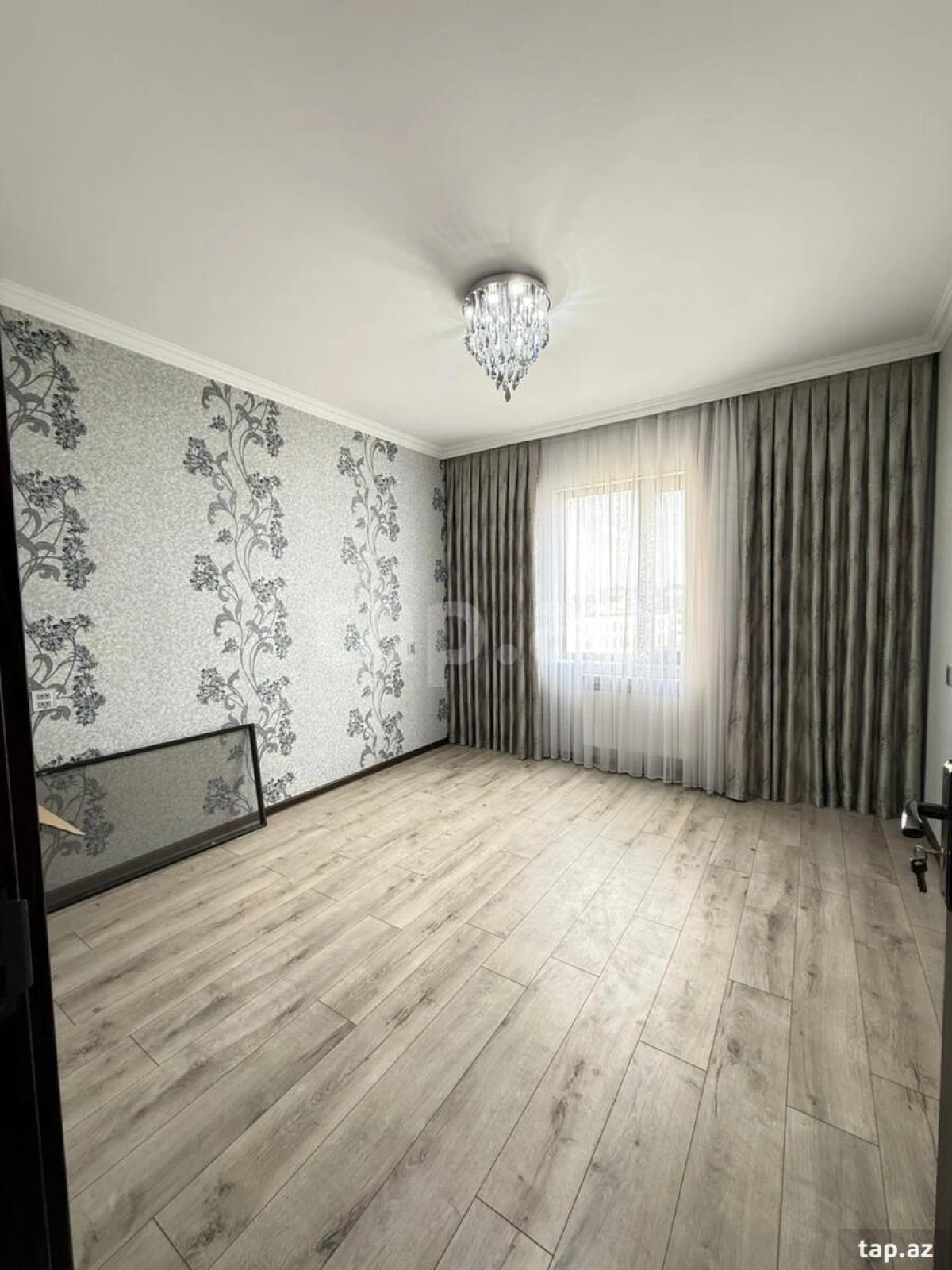 Satılır 5 otaqlı mənzil 120 m²