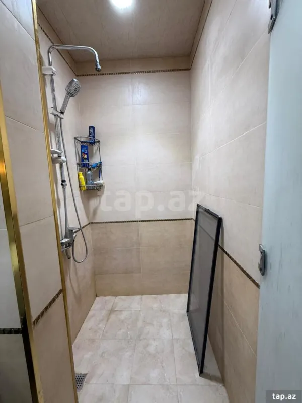 Satılır 5 otaqlı mənzil 120 m²