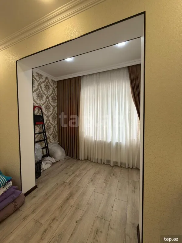 Satılır 5 otaqlı mənzil 120 m²